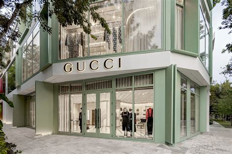 gucci miami phone number.